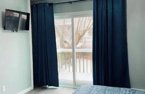 Elizabeth House | TOWNHOUSE🏠5BR/2BATH/2 FLOORS/FREE PARKING/BBQ 🤩