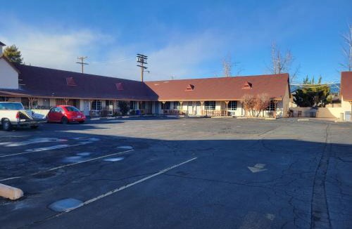 Bishop Hotel | Townhouse Motel