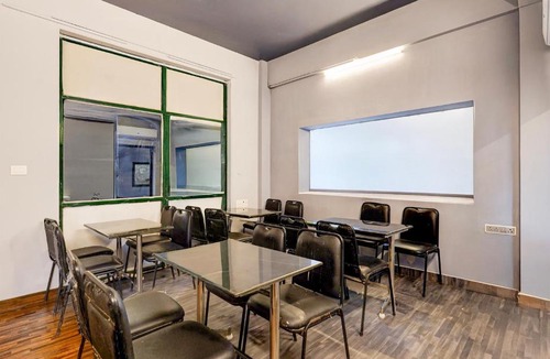 Nanganallur Hotel | Townhouse Nanganallur Near Chennai Airport