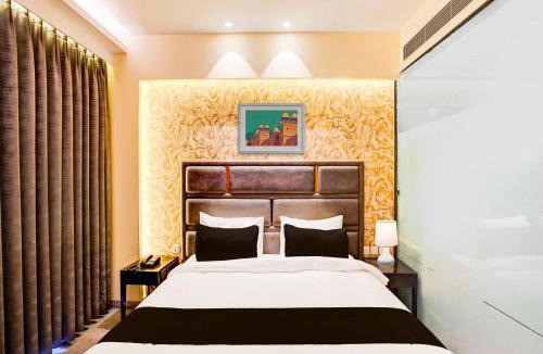 Pitampura Hotel | Townhouse Oak Pitampura West Enclave