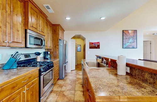 Moab South Valley House | Townhouse w/shared pool, hot tub, free WiFi and cable, and theater room