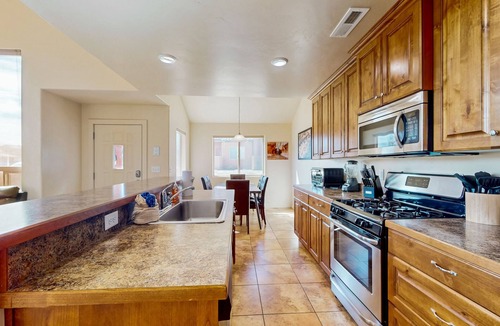 Moab South Valley House | Townhouse w/shared pool, hot tub, free WiFi and cable, and theater room