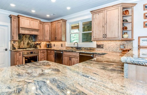 Townsend House | TOWNSEND SUNRISE DREAM Pavilion, Hot Tub, Arcade Games, Theater Room, Bunk Room!