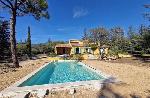 Bedoin Villa | Très Belle Maison de Type Provençal De160 m² à Louer au Pied du Mont Ventoux