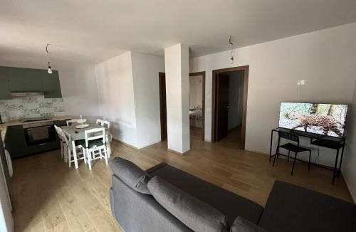 Lorica House | Tra il bosco e il lago