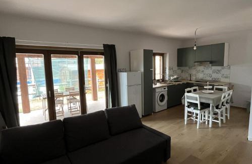 Lorica House | Tra il bosco e il lago