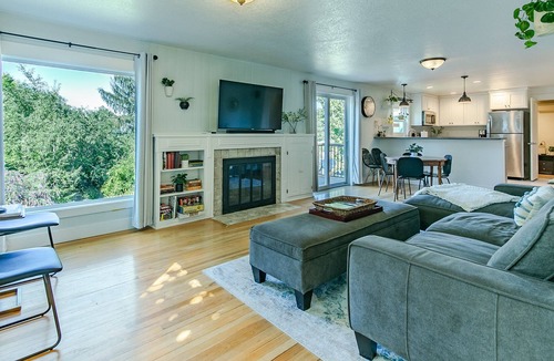 Amazon House | Tracktown Charmer- 3 Bedroom/ 2 Bathroom