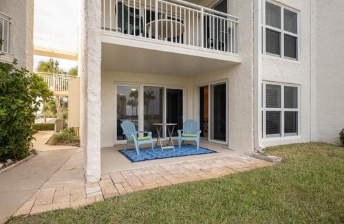 Crescent Beach Apartment | Trade Winds 101