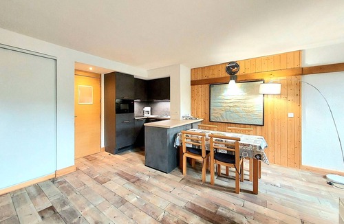 Plagne 1800 Apartment | Traditional apartment with balcony in Plagne 1800