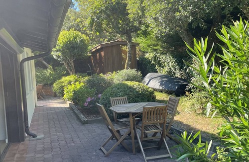 Le Moulleau Villa | Traditional Basque villa with swimming pool, terraces, beach and shops on foot.