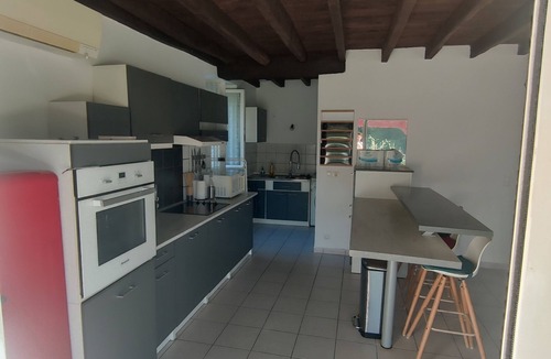 Uhart-Mixe House | Traditional Basque house with views of the hills