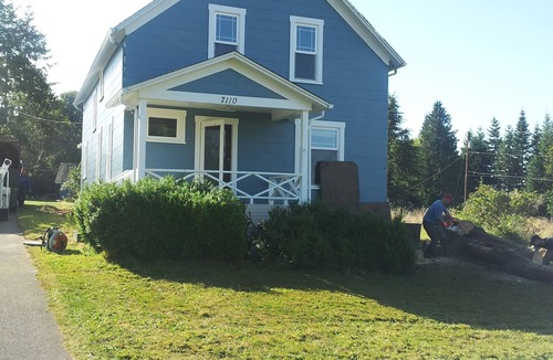Everett Bed & Breakfast | Traditional bed & breakfast in Snohomish with comfy bed, private bathroom, WiFi