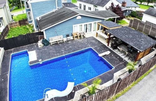 Irvine Bed & Breakfast | Traditional Bed & Breakfast in Irvine KY with Swimming pool, Wi-Fi Room 2