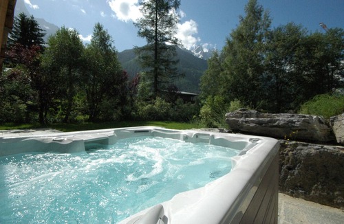 Les Tines Ski Chalet | Traditional Chalet close to Flegere Lift Station