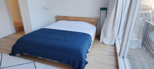 Harmonie Apartment | Traditional chic, High Ceilings' apt Aircos Fiber and Garage