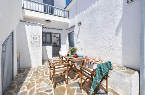 Soroni Villa | Traditional Dream House
