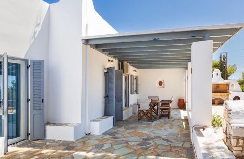 Chrissi Akti Apartment | Traditional Island Escape by ΜΡS