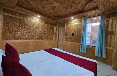 Fagu House | Traditional Pahadi 4 BR Villa Amazing Valley View