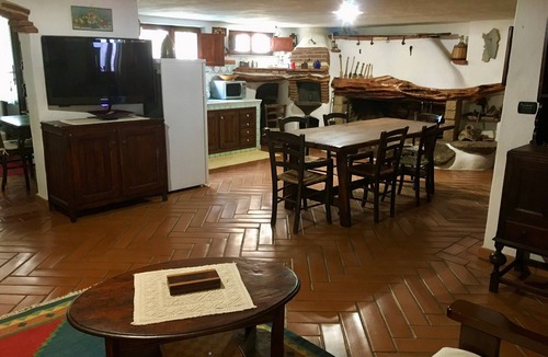 Girasole Apartment | Traditional Sardinian semi-basement tavern - 5 min from the sea in Ogliastra