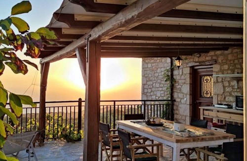 Elation Villa | Traditional style 3 bedroom cottage in local stone