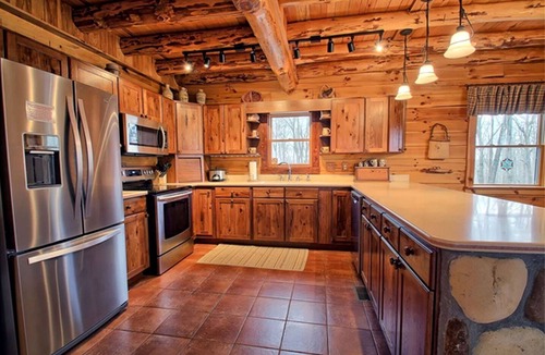 Logan House | Traditional Vacation Cabin with a Private Hot Tub in Hocking County, Ohio