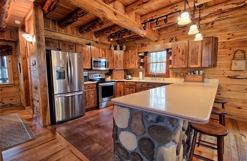 Logan House | Traditional Vacation Cabin with a Private Hot Tub in Hocking County, Ohio