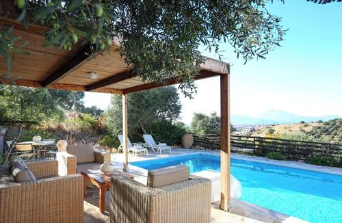 Mires Villa | Traditional villa in a serene environment with amazing sea view in Listaros