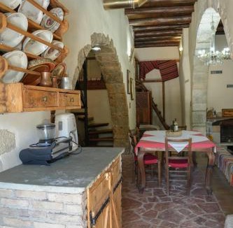 Impros Apartment | Traditional Villa with pool in Sfakia