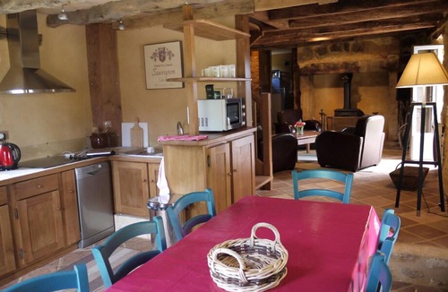 Beynac-et-Cazenac House | Traditionally Restored Stone Gite By Beynac With A Heated Panoramic Pool