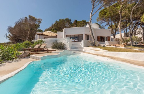 Cala d'Or Villa | traditionell villa with pool, garden, at the sea