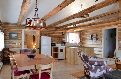 Wapiti Hotel | Trail Shop Inn