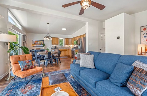 Berkeley Springs House | Trailblazer - hot tub, trail, game room, pets, wifi, fire pit, view, secluded