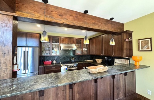 West Dover Villa | Trailedge Townhome-Ski on/off, Walk to lodge