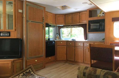Savary Island House | Trailer in back yard