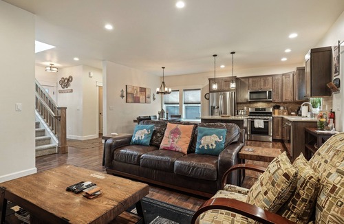 Westbrook Meadows House | Trails End Retreat - Perfect Retreat Luxury Home, Guest Quarters, A/C, Foosball, Ping Pong