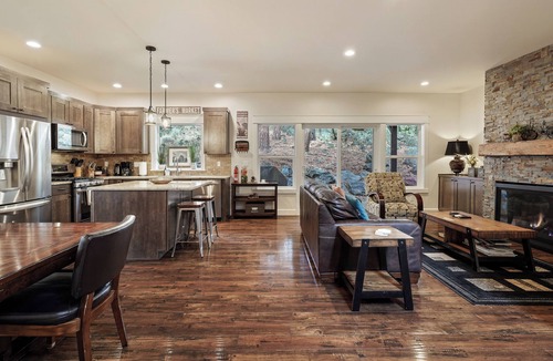 Westbrook Meadows House | Trails End Retreat - Perfect Retreat Luxury Home, Guest Quarters, A/C, Foosball, Ping Pong