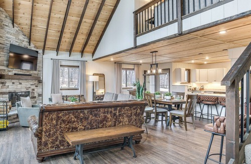 Innsbrook Cabin | Trails, Golf & Beaches! Luxe Innsbrook Resort Stay