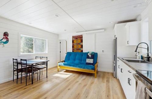 Aspen Springs House | Trails & Tranquility