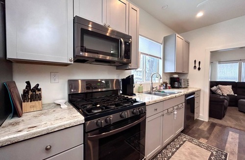 Wakefield House | Trailside #1 Summer unwind~ Hot tub, ATV, Hike, Travel