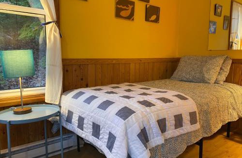 Wreck Cove Cabin | Trailside Accommodations and Outdoor Adventures