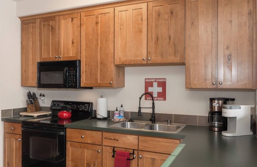 Silvercreek Condo | Trailside - Cozy Adventure Getaway: Ski-in/out from your door + FREE Hot Tub!