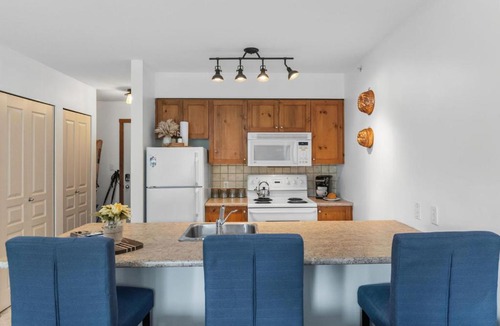 Silver Star Mountain Apartment | Trailside Escape a Ski-In Ski-Out Studio in SilverStar