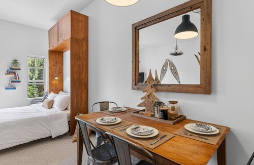 Silver Star Mountain Apartment | Trailside Escape a Ski-In Ski-Out Studio in SilverStar