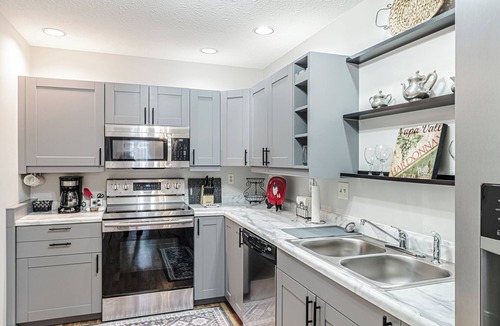 Plainfield House | Trailside Treasure is your cozy retreat just minutes from downtown Indianapolis