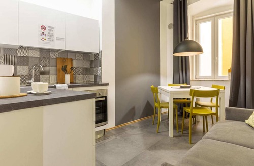Trieste City Centre Apartment | Tram apartment for 4 Guests ☆ Wifi