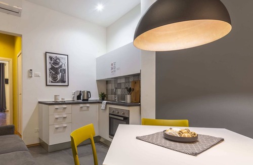 Trieste City Centre Apartment | Tram apartment for 4 Guests ☆ Wifi