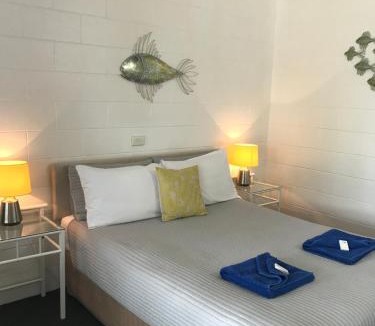Sarina Hotel | Tramway Motel
