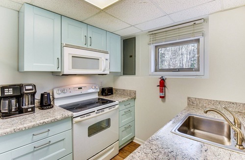 Toccoa Apartment | Tranquil 1-bedroom apartment with AC in charming Toccoa