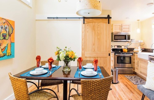 Green Lake Cottage | Tranquil 1-bedroom cottage with AC near Seattle's popular Green Lake Park