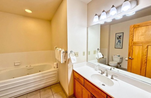 Lutsen Township Condo | Tranquil 1 bedroom North Shore retreat with views of Lake Superior or Poplar River